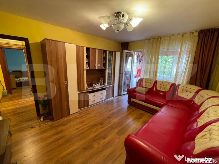Apartament cu 3 camere semidecomandat în Central