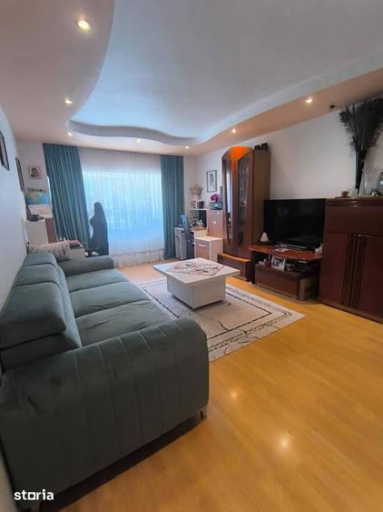Apartament cu 3 camere decomandat în Obcini