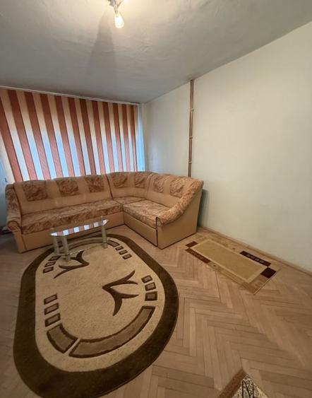 Apartament cu 5 camere decomandat, mobilat în Central