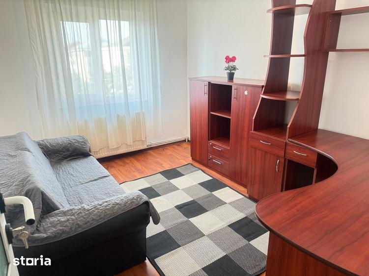 Apartament cu 4 camere decomandat în Micro 3