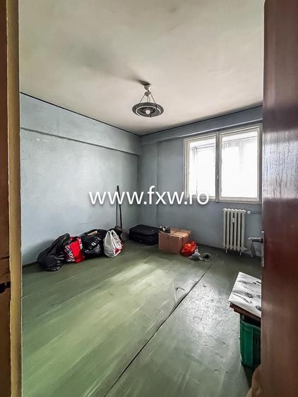 Apartament cu 3 camere decomandat în Drumul Taberei