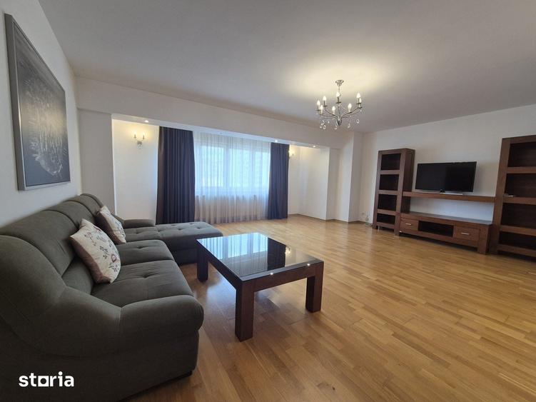 Apartament cu 3 camere în Centrul Civic