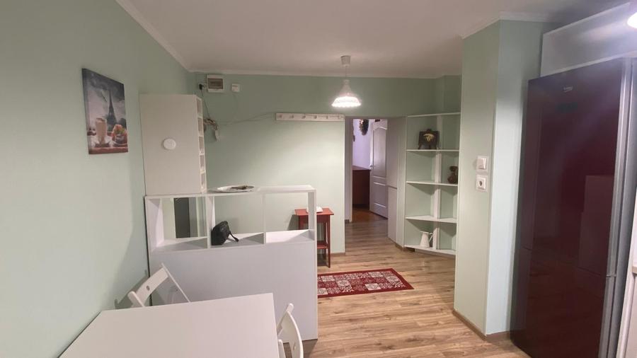 Apartament cu 3 camere decomandat în Nerva Traian