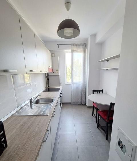 Apartament cu 2 camere decomandat, mobilat în Parcul Carol