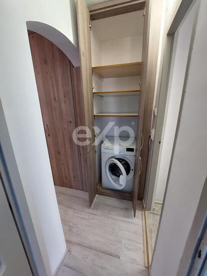 Apartament cu 2 camere decomandat, mobilat în Central