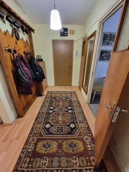 Apartament cu 3 camere decomandat în Brâncoveanu