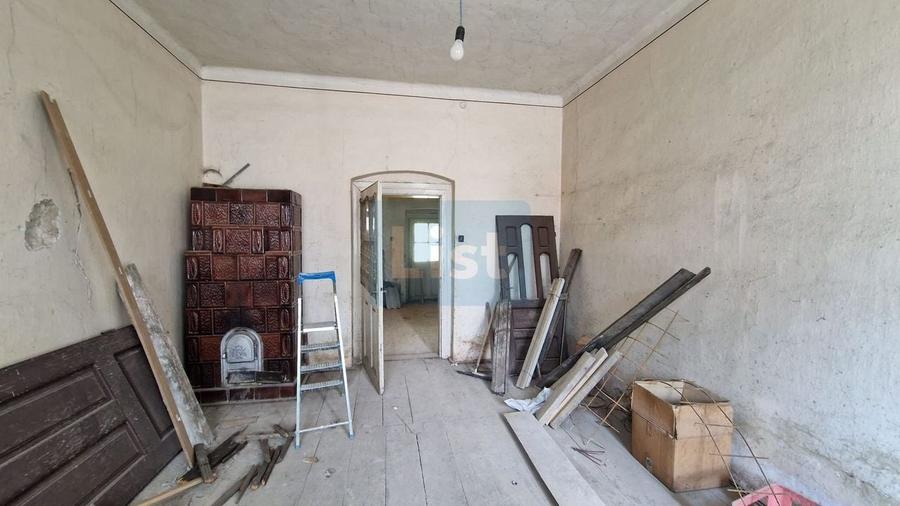 Casă cu 3 camere cu Canalizare în Central