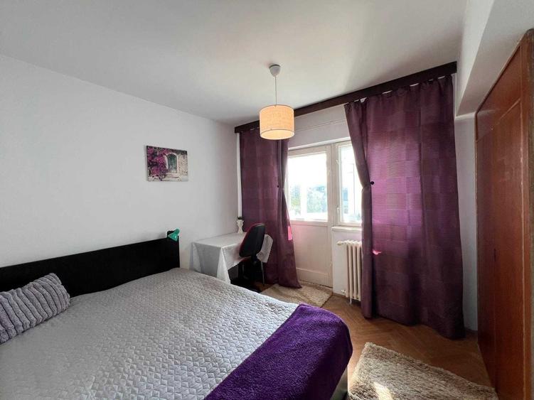 Apartament cu 4 camere decomandat în Hala Centrală