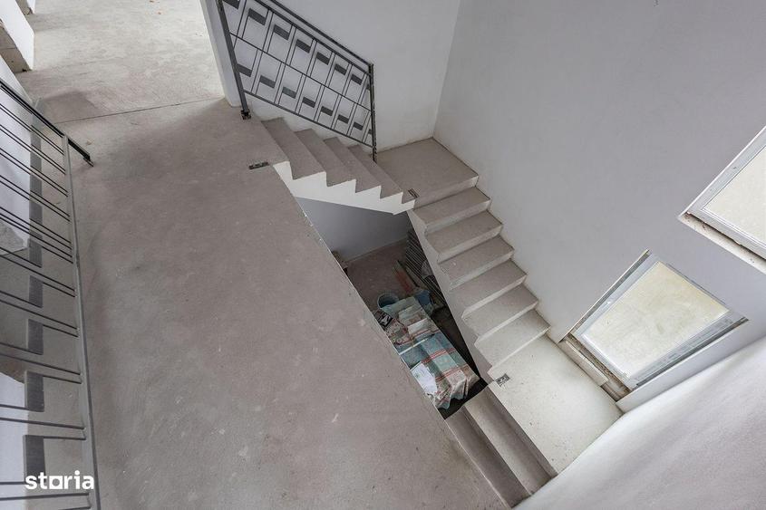 Casă cu 5 camere cu Teren 1553 Mp în Central