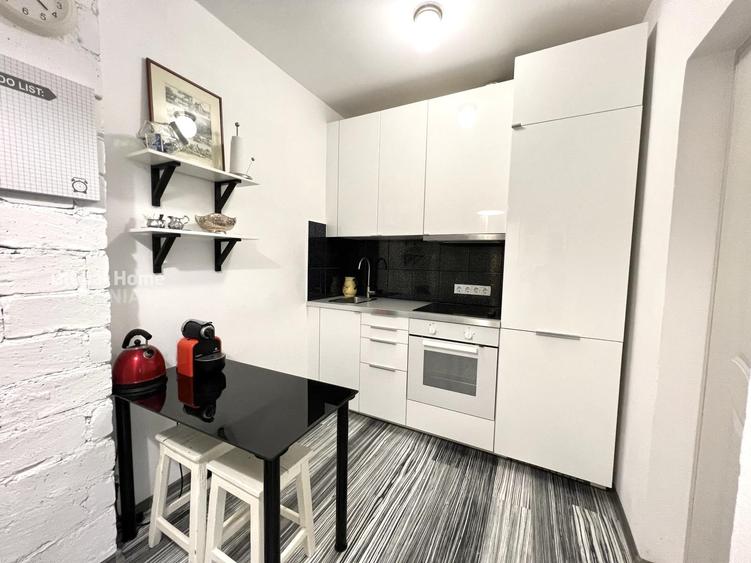 Apartament cu 2 camere semidecomandat, mobilat în Ultracentral