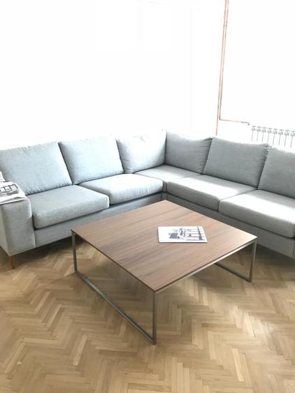 Apartament semidecomandat în Est