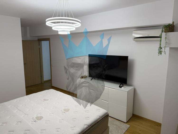 Apartament cu 3 camere semidecomandat, mobilat în Pipera