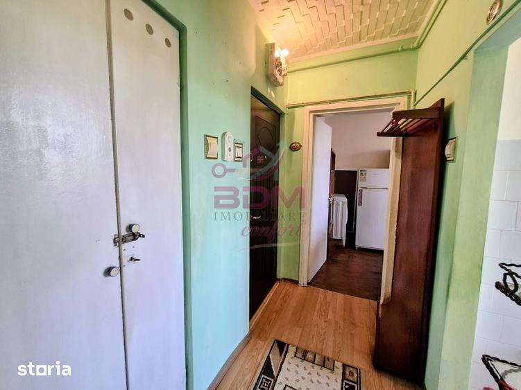 Apartament cu 3 camere semidecomandat în Micro 1