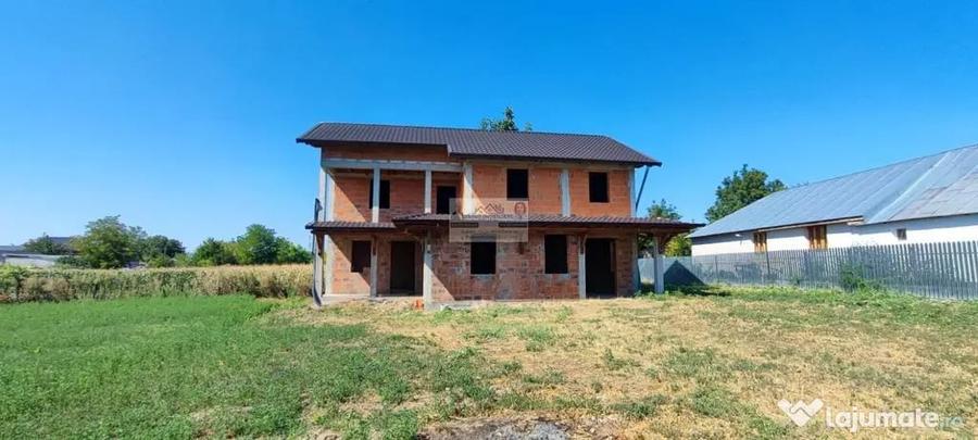 Casă cu 5 camere cu Teren 1167 Mp în Drăgănești