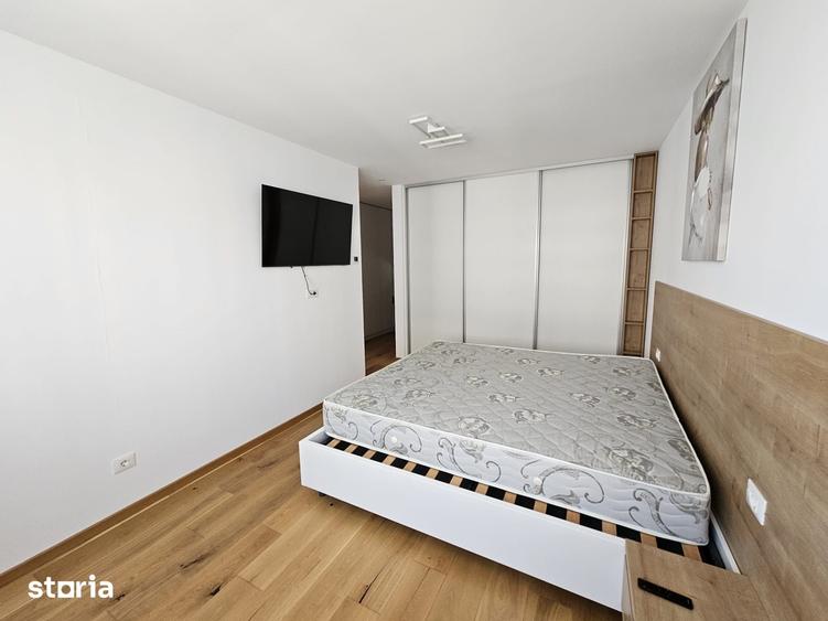 Apartament cu 3 camere decomandat în Astra