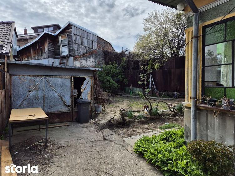 Vand teren ultra central cu casa ce necesita renovari - 1