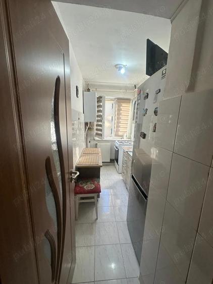 Inchiriez Apartament cu 3 Camere - 2