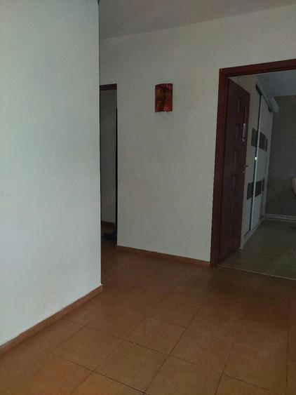 Apartament 3 camere decomandat, Etaj 2 Zona Orizont (?tirbei Voda) - 5