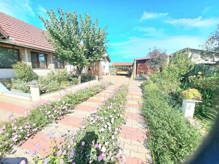 Casa individuala spatioasa, renovata total pe parter I Recas | COM 0% - 1