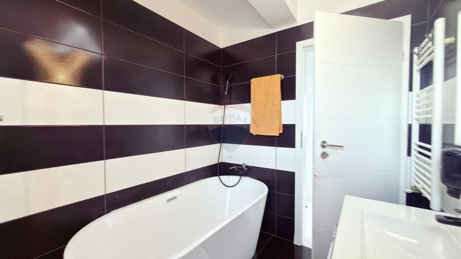 Vila 4 camere | Teren 251 mp | 2 parcari | 10 min Metrou - 33