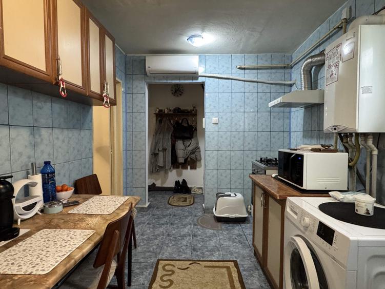 3 cam, bloc caramida, etaj 4 cu acoperis, str. Unirii - 15