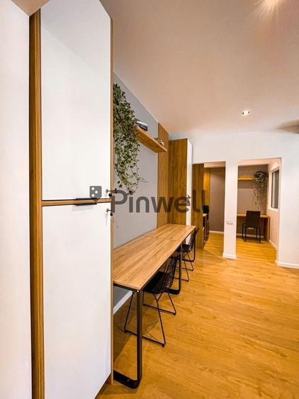 Apartament cu 3 camere decomandat, mobilat în P-ța Victoriei