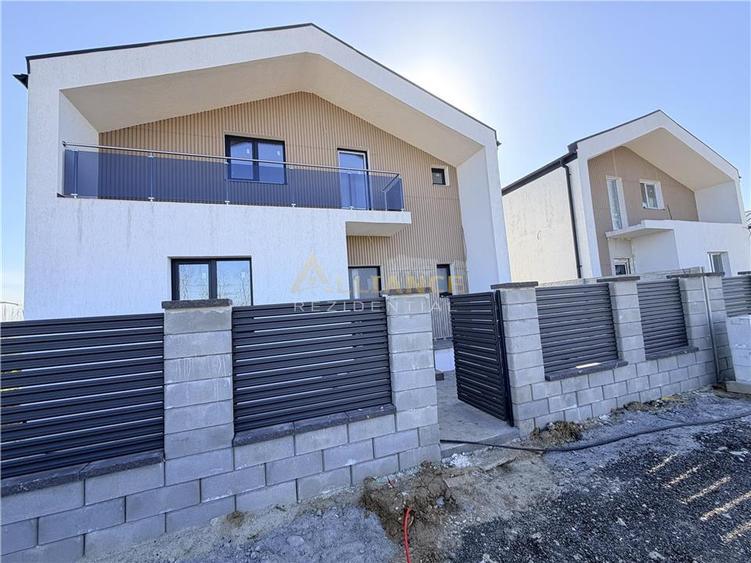 Casa viitorului  || Pompa de caldura || Panouri foto 11,7 kw - 1