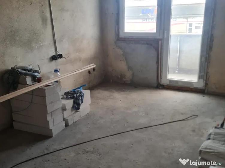 Apartament 4 camere de vanzare Competrol - 1