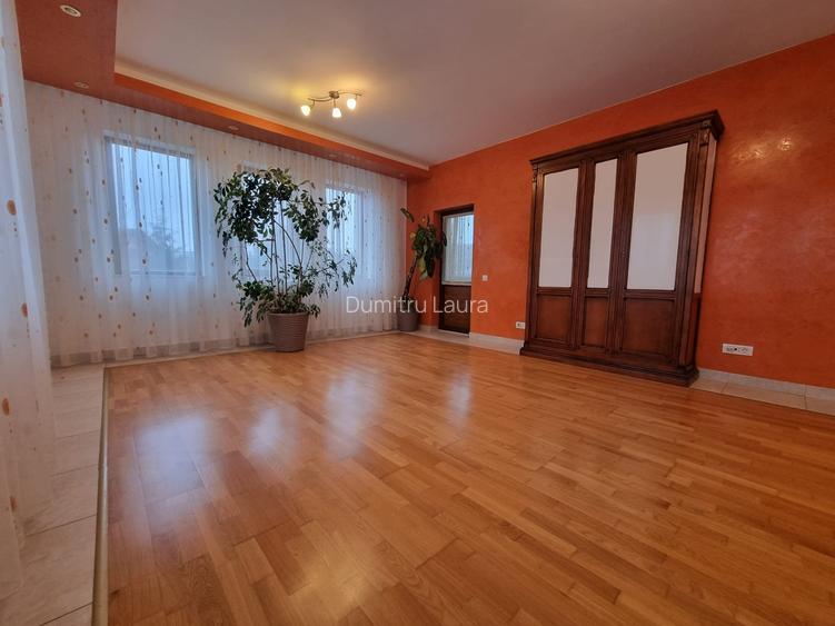 Casă cu 5 camere în Bucium Casă cu 5 camere în Bucium
