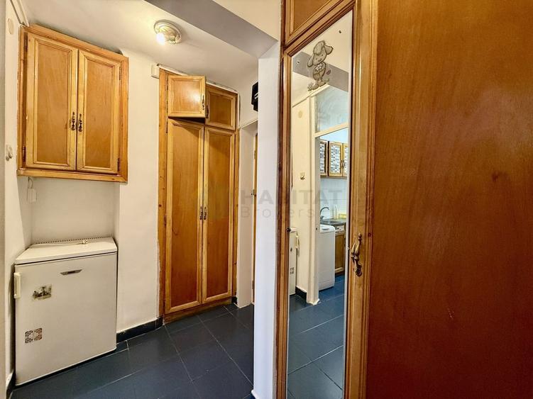 Decomandata, bloc 1982, aproape de metrou - 6