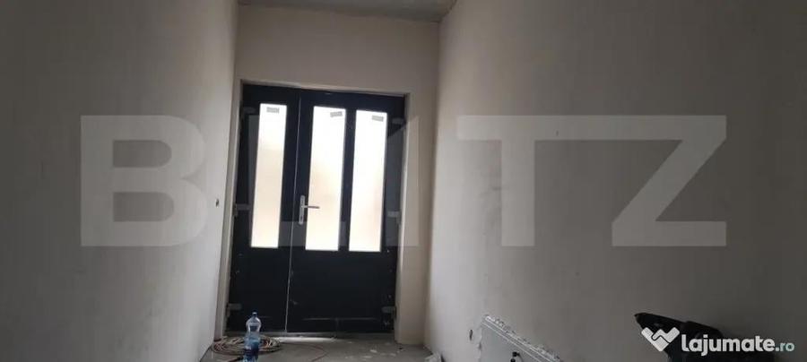 Casa semifinisata cu gard imprejmuitor in Livada de Bihor, l - 5