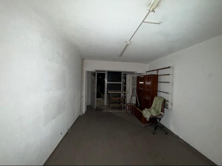 Apartament 4 camere la parter pretabil spatiu comercial - 3