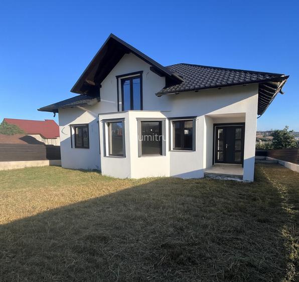 Casa de vanzare- Scheia Suceava Casa de vanzare- Scheia Suceava