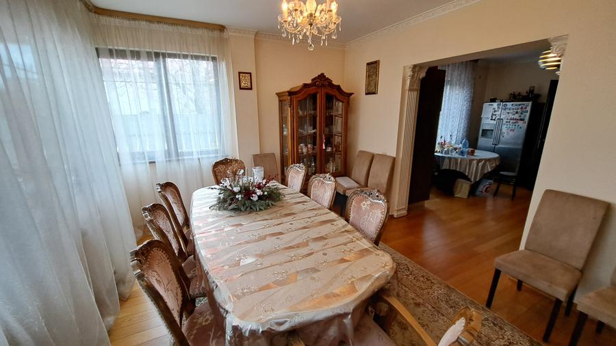 VILA INDIVIDUALA SUPERBA - CU TEREN GENEROS - AMPLASAMENT IDEAL - 30