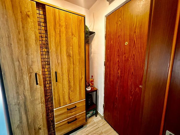 Inchiriez spatiu comercial cu acces din strada principala - 5