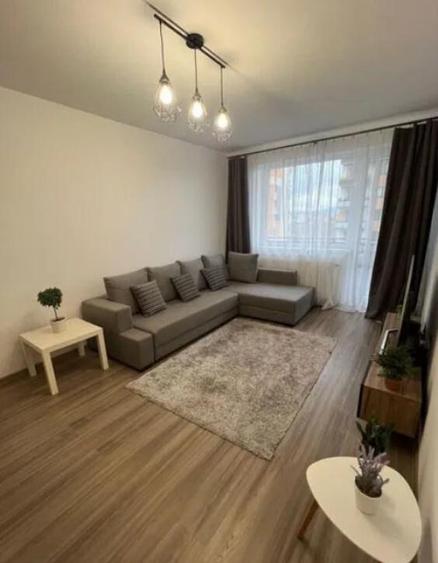 Apartament 2 camere, decomandat - zona Tractorul - 3