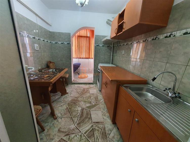 Apartament 2 camere cf1 decomandat zona Brosteni - 9