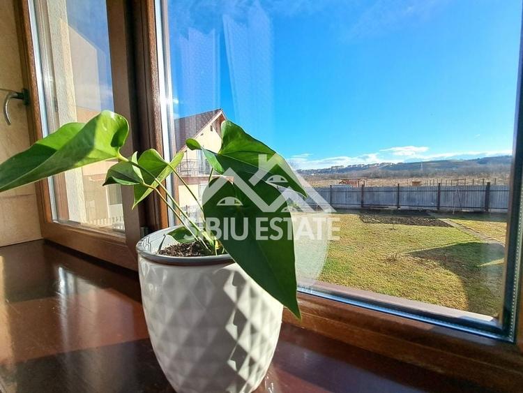 Casa Sibiu cu pivnita si garaj, curte mare - 10