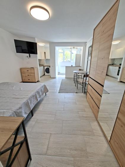 Inchiriez garsoniera renovata complet cu balcon, zona Mihai Viteazu - 1