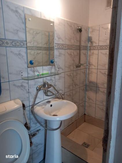 Garsoniera 16.91 mp, bloc 1993 din beton turn, clasa energ - 5