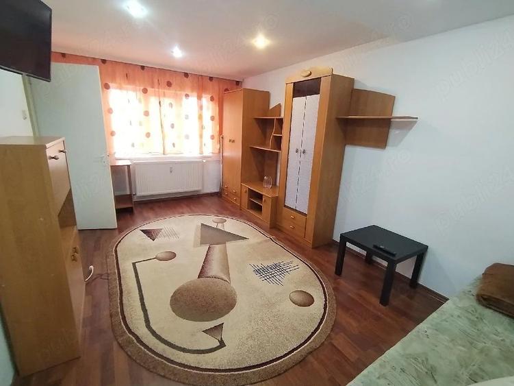 Pia?a Traian 230 euro - 1