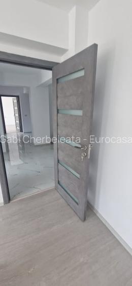3 camere Ultracentral liber