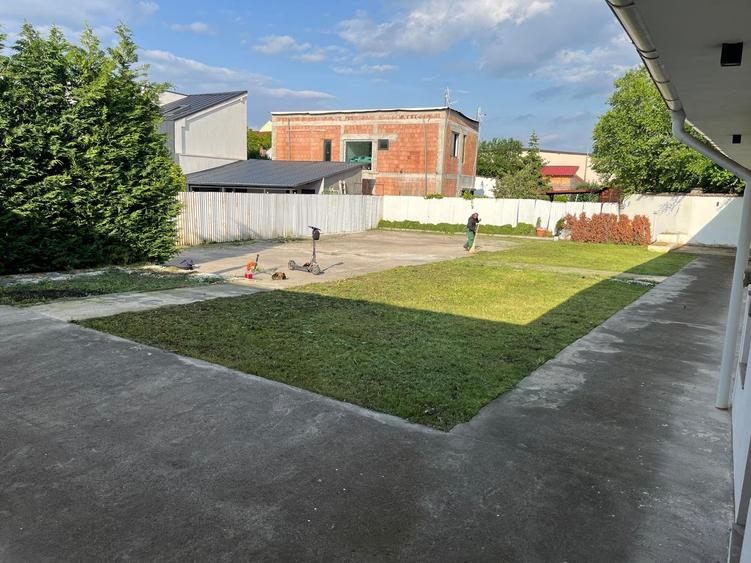 Proprietate renovata, ideala Apart-Hotel, Clinica, Birouri, curte generoasa. - 2