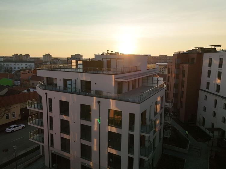 Apartament cu 2 camere semidecomandat în Cetății