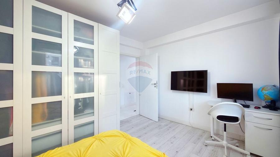 Vila 4 camere | Teren 251 mp | 2 parcari | 10 min Metrou - 30