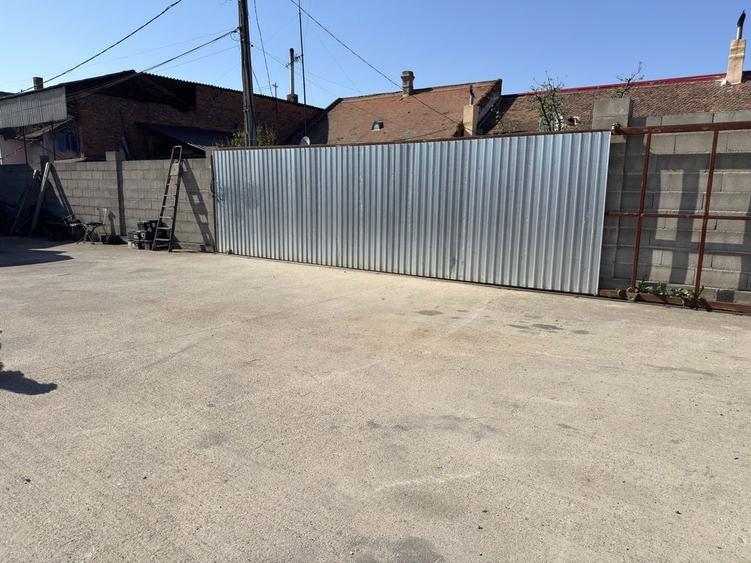 Casa de vanzare cu teren generos si hala metalica - 6