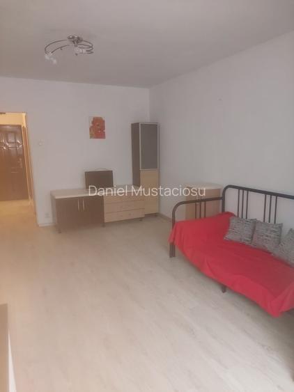 Costin Georgian | 1 min. metrou | Garsoniera moderna in bloc anvelopat termic