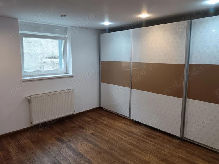 Vand casa 6 camere - 6