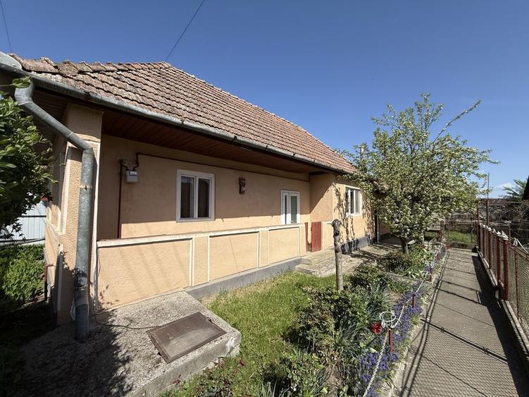 Casa de vanzare Santioana de Mures cu curte si 3camere - 4