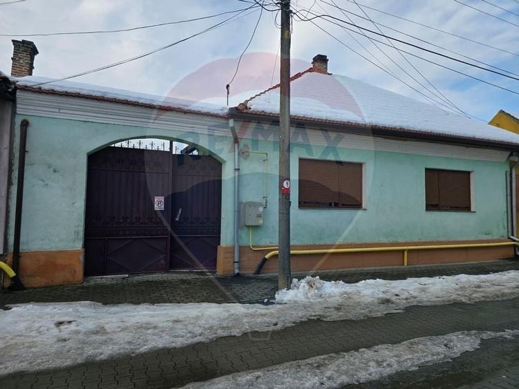 Casă complet renovată, eficientă energetic-Str. Morii nr. 15 - 25